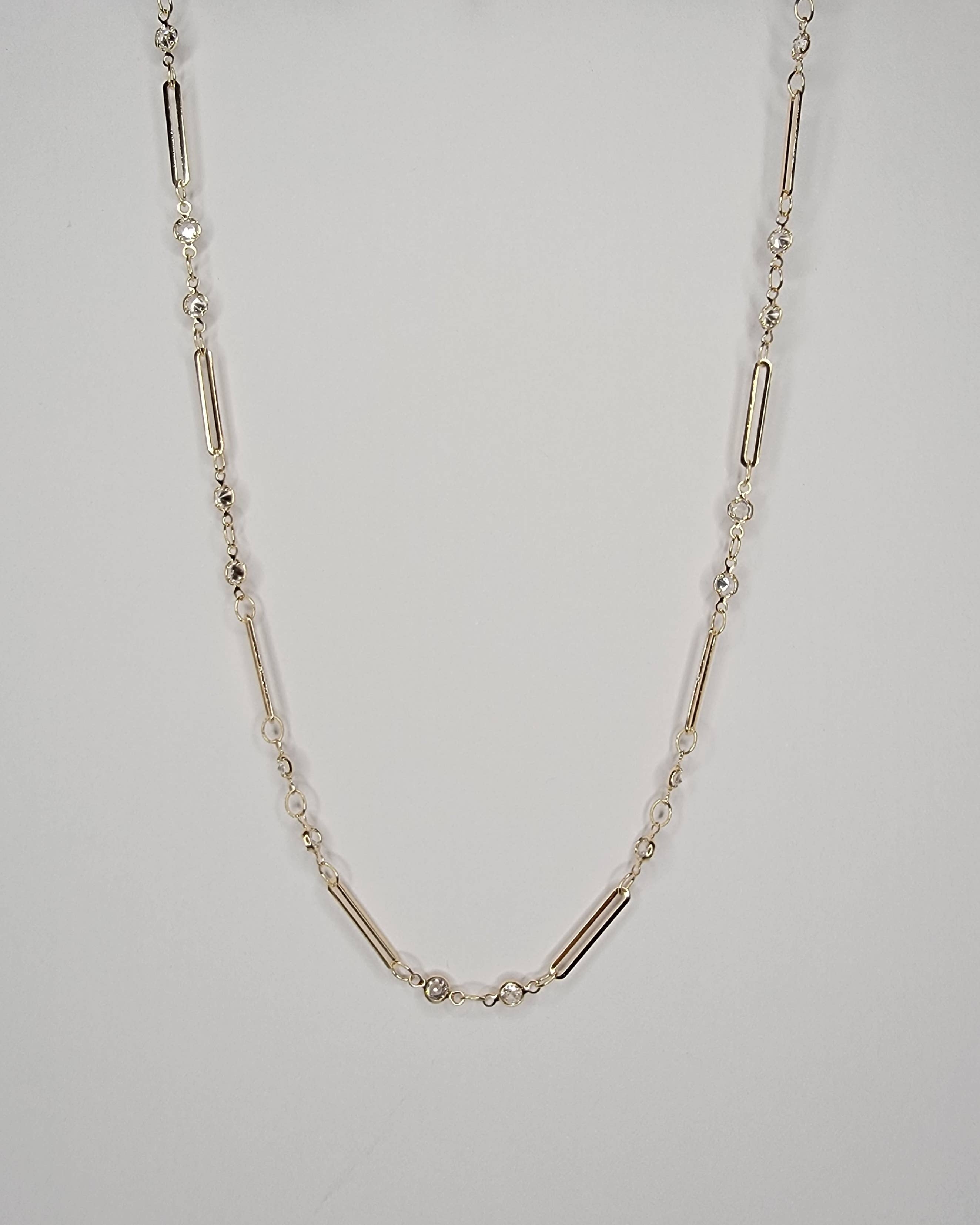 DELICATE LINK WITH CZ NECKLACE.