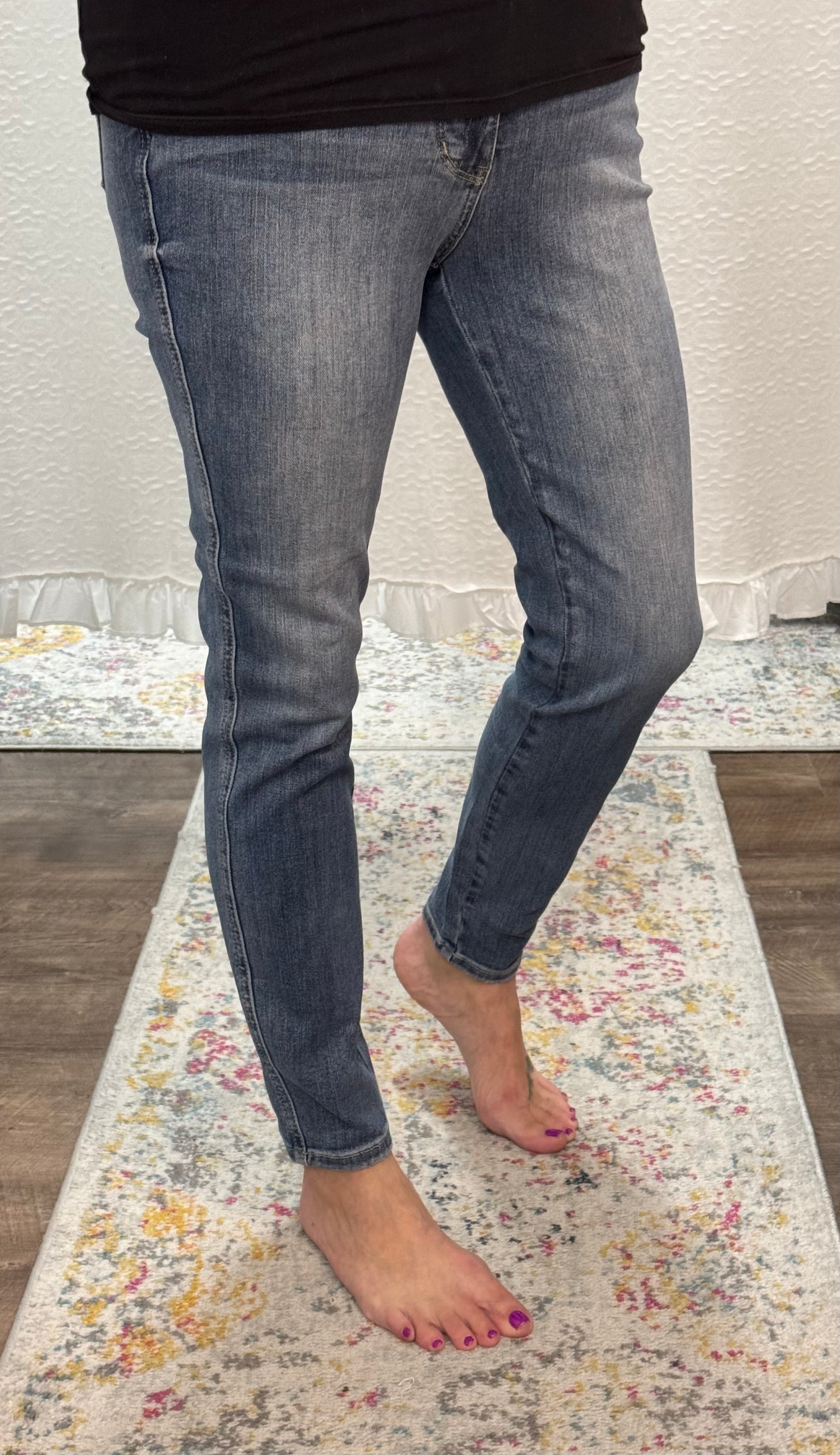 Judy Blue HW Tummy Control Contrast Wash Skinny - Posh West Boutique