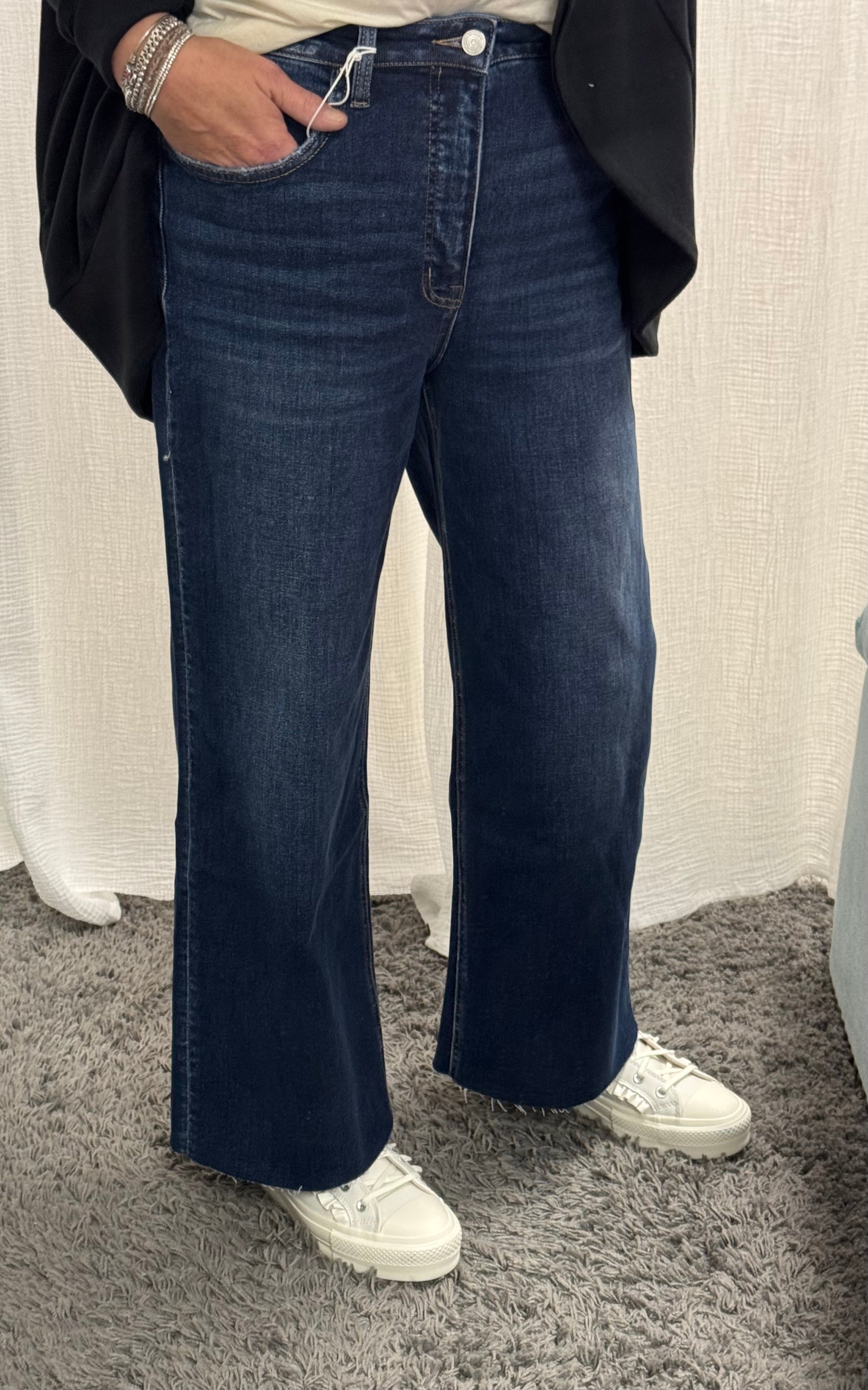 THE Vervet Dark Rinse Wide Leg Jeans - Posh West Boutique