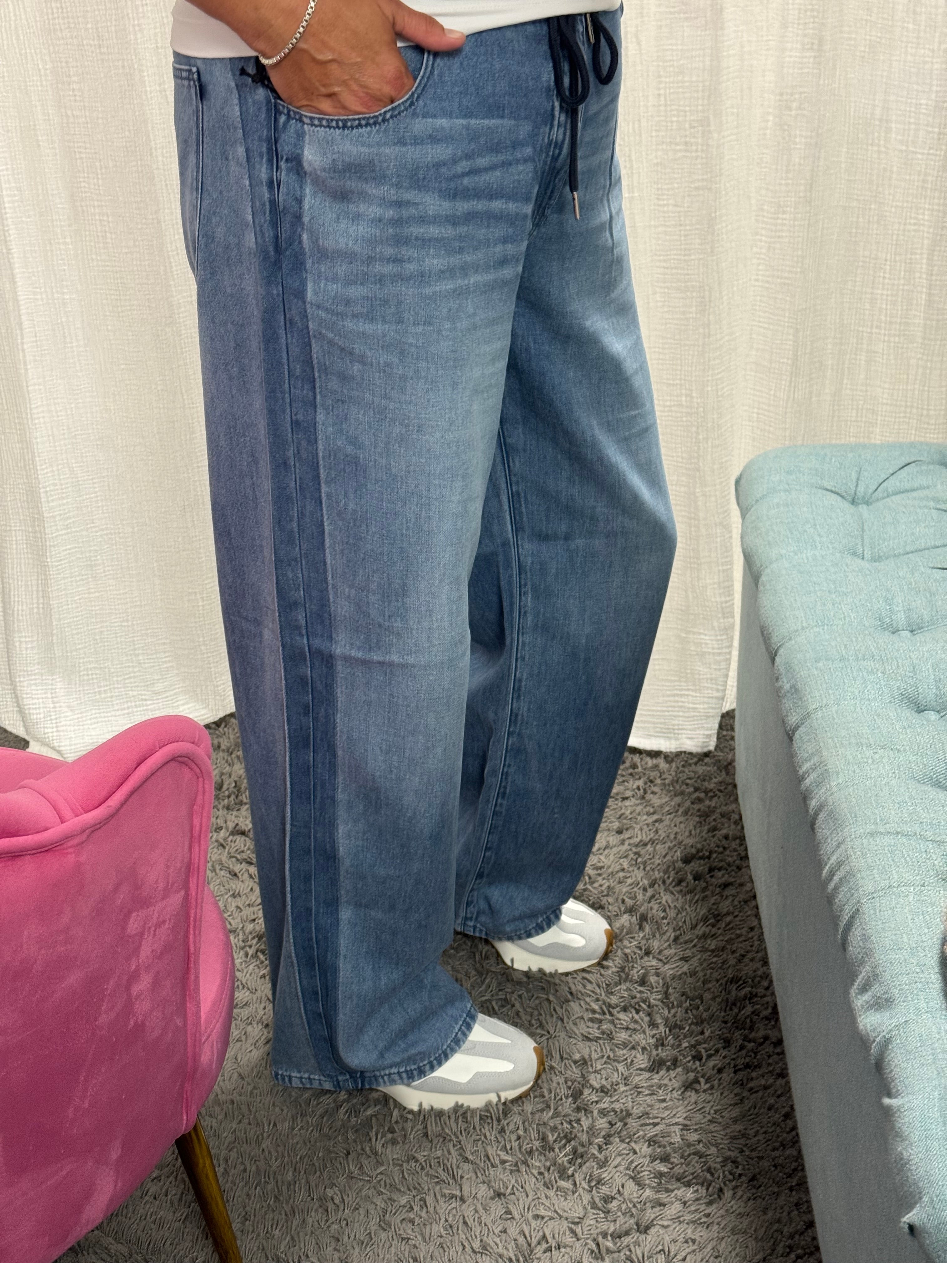 Judy Blue Tie Waist Jeans!!