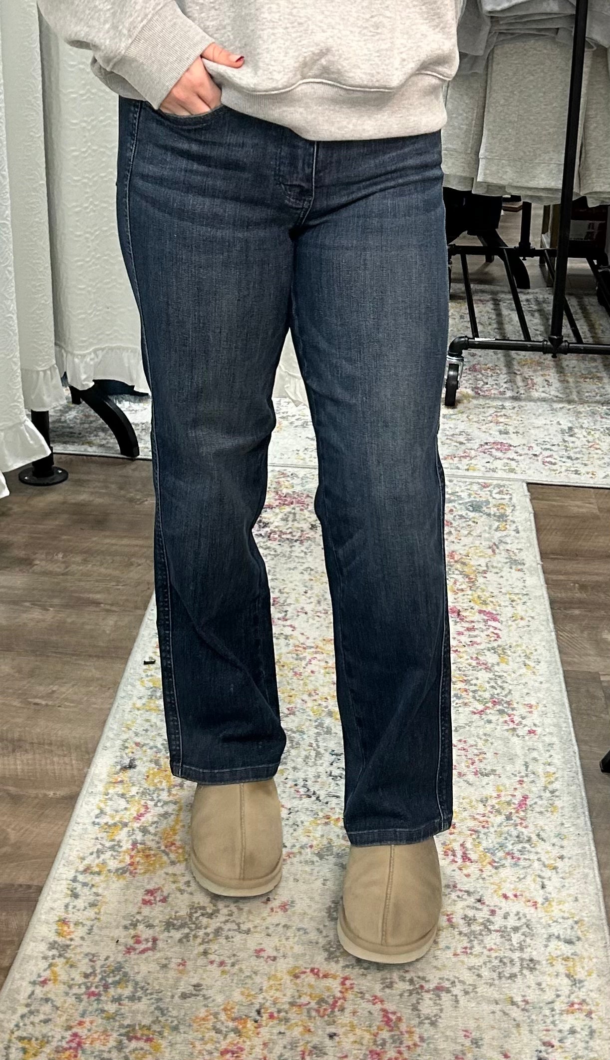 Judy Blue Straight Petite Mid Rise Tummy Control Jeans