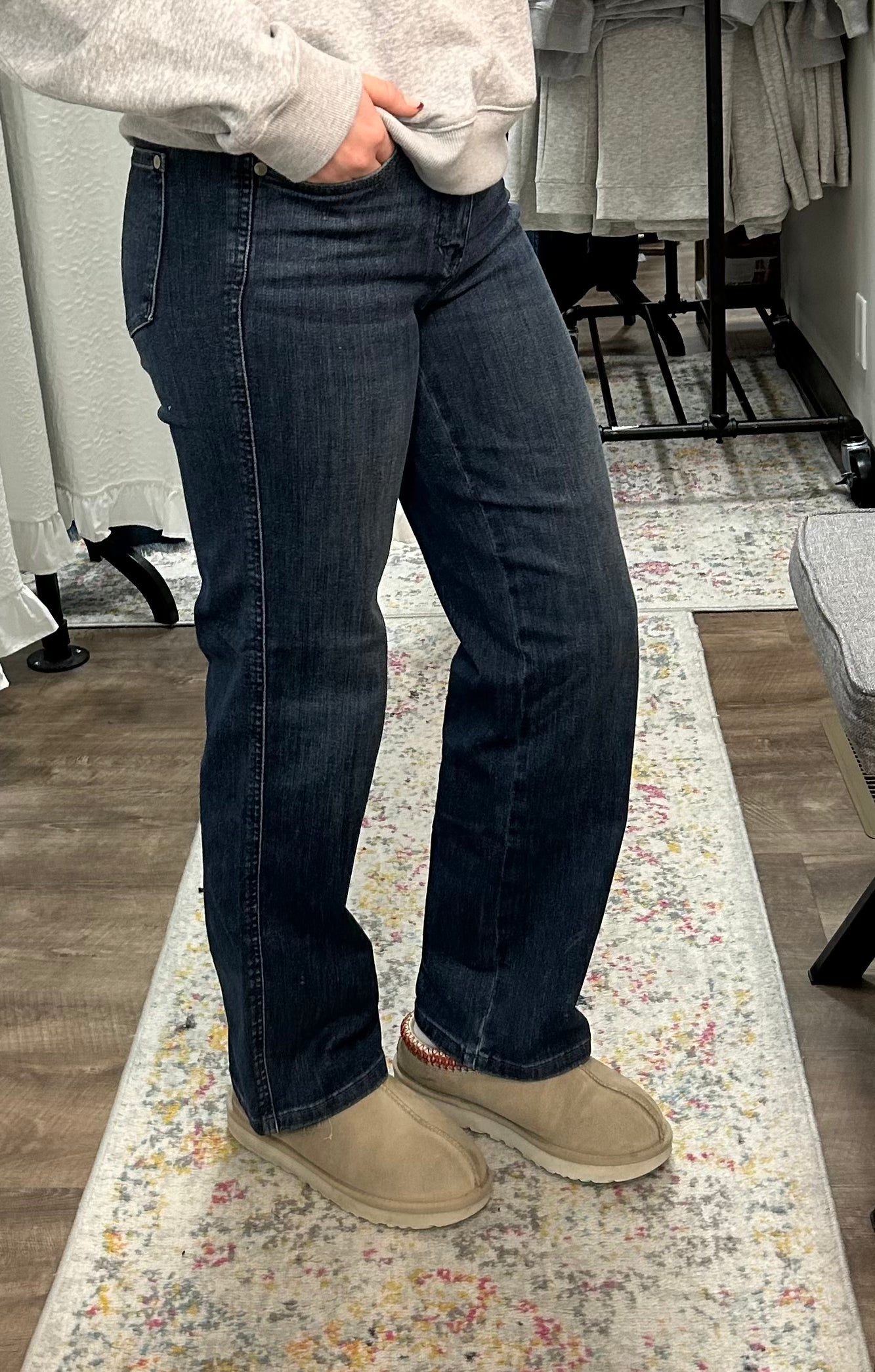 Judy Blue Straight Petite Mid Rise Tummy Control Jeans