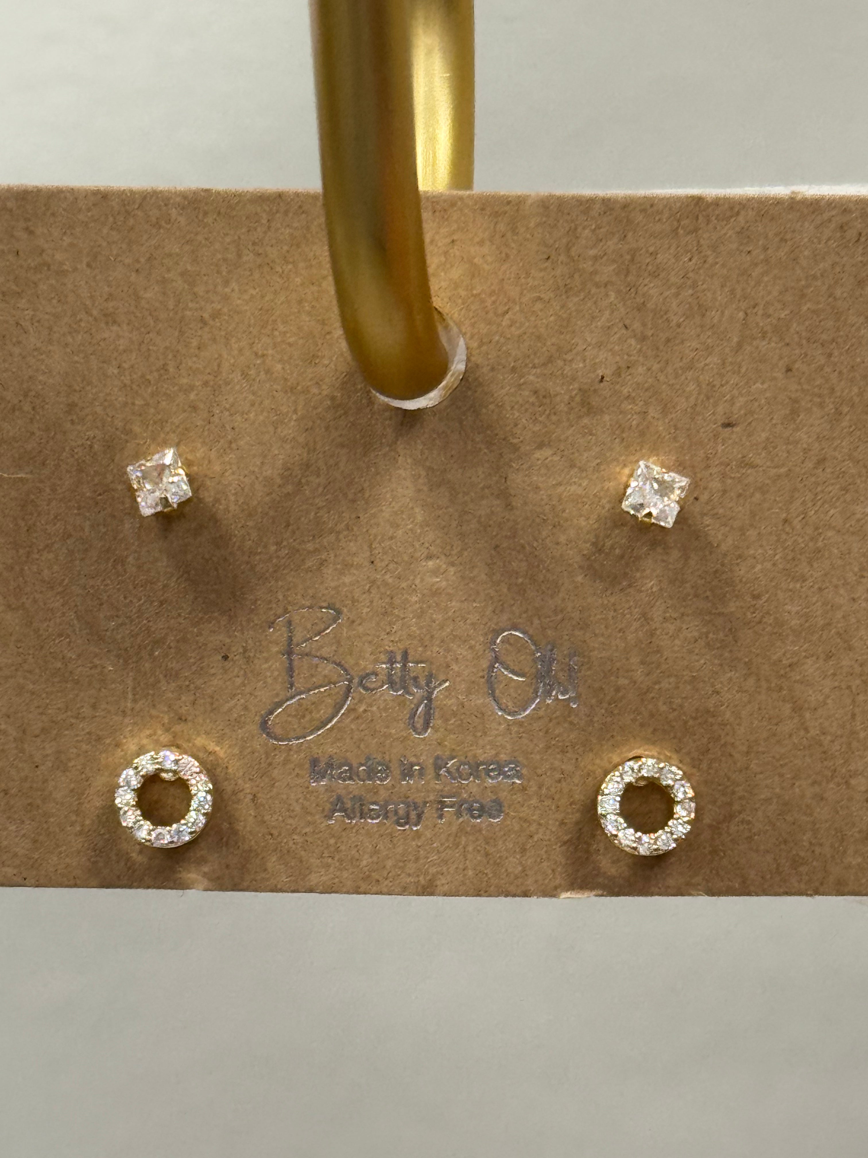 Betty Oh Gold Set of Studs