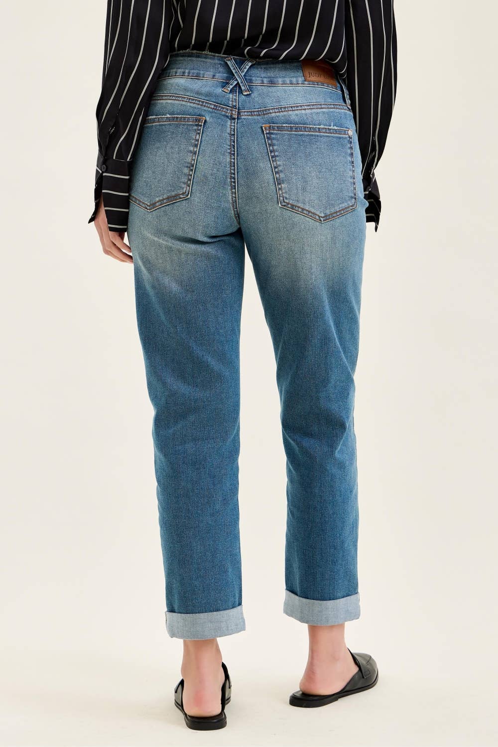 Judy Blue Boyfriend Mid Rise Cool Denim Jeans