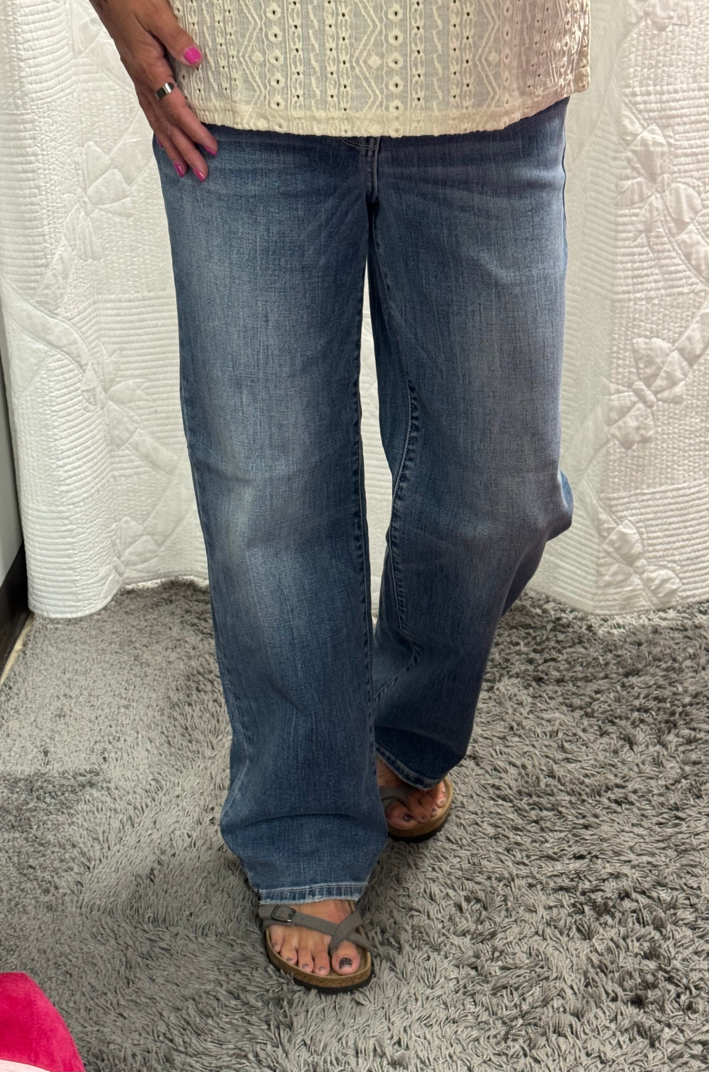 Judy Blue MR 90s Straight Jean