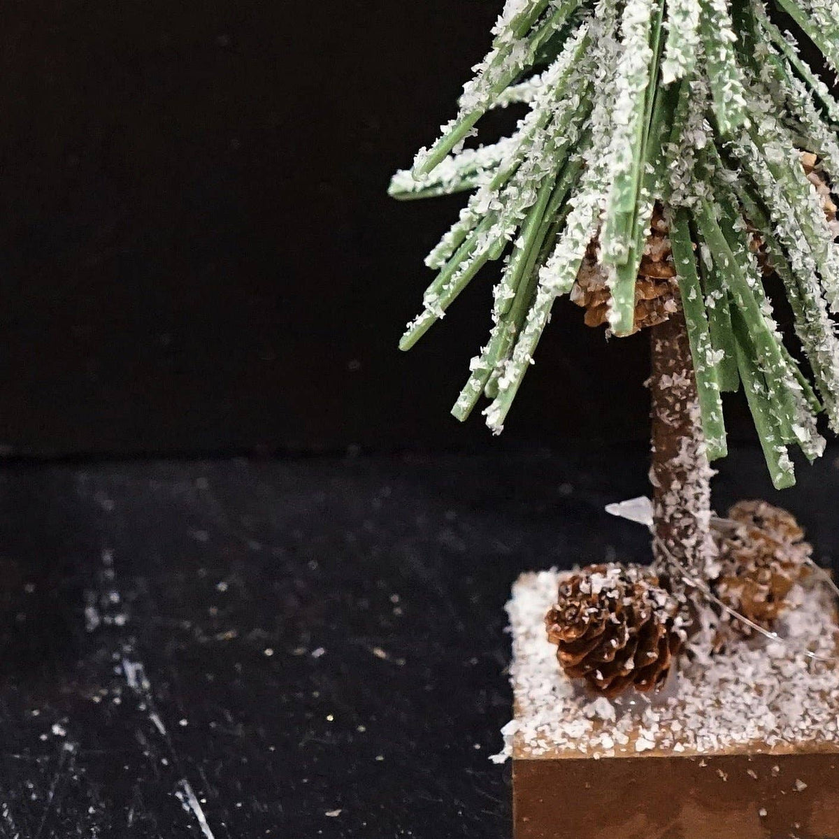 8in Snowy Shooting Star Mini Tree-Green
